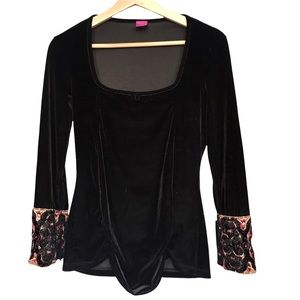 Save the Queen velvet top sz medium